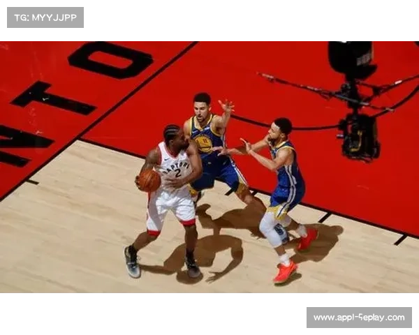 莱昂纳德与琼斯场均2.2次抢断并列第四展现防守统治力 莱昂纳德与琼斯场均2.2次抢断并列第四展现防守统治力